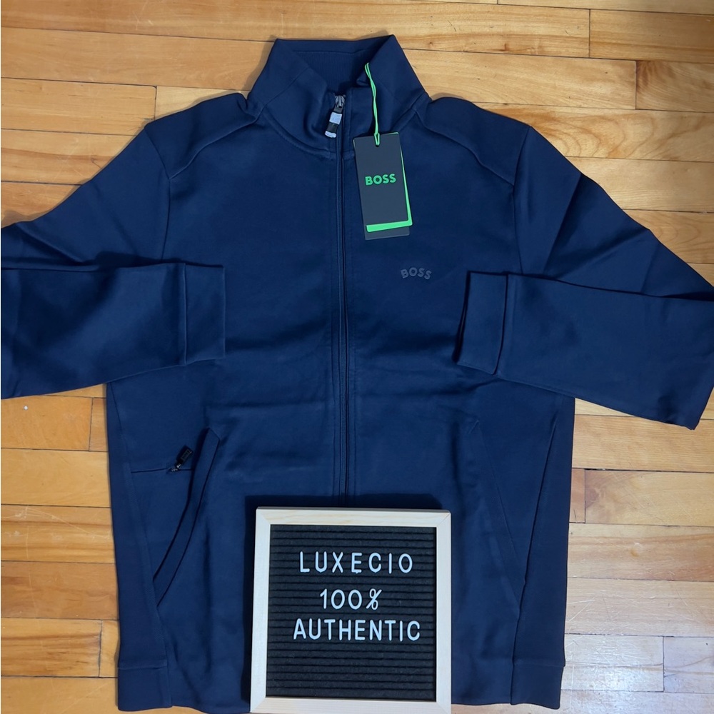 🔥🔥SOLD 🔥🔥authentic and brand new Hugo boss Zipper jacket